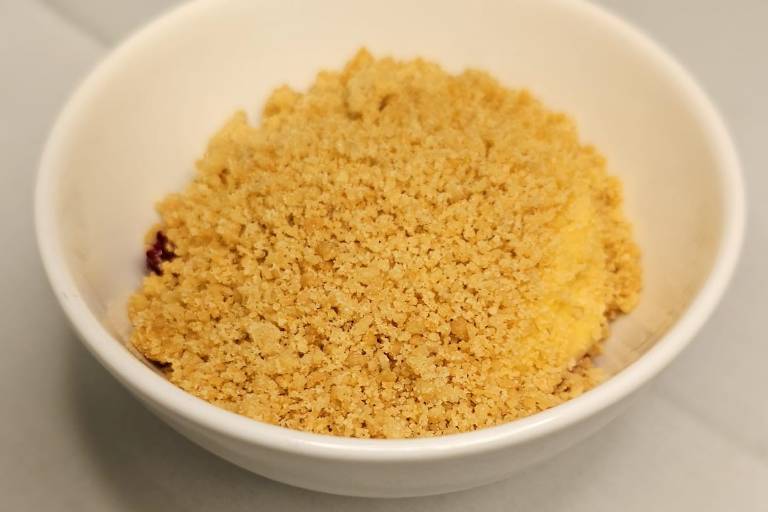 Apple and Raspberry Crumble