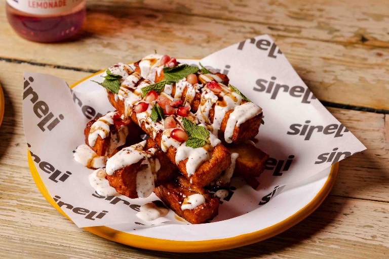 halloumi fries