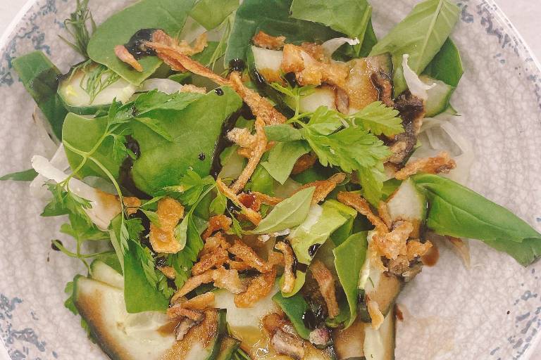 Mixed Leaves and Fresh Herb
Salad  Shaved Fennel  Cucumber
and Crispy Shallots  Balsamic
Dressing