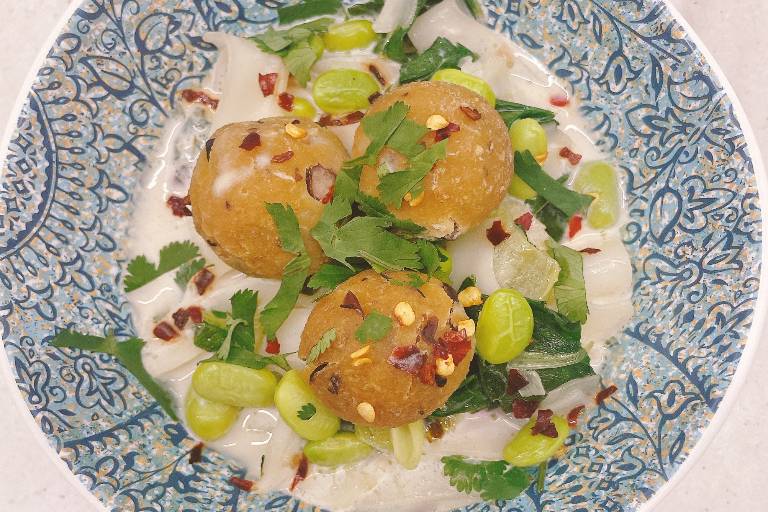 Tom Kha Ga  Tofu and Refried
Bean Dumplings  Rice Noodles
Pak Choi  Coconut Milk  Lime
Leaves